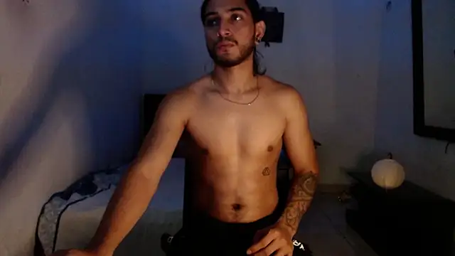 Snapshot of maxximus_100 chatting on 01-28-25, 05:22 maxximus 100 online show from 01-28-25, 05:22