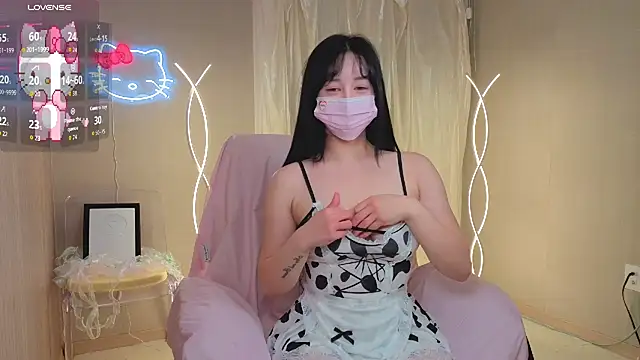 Snapshot of 2hyun chatting on 07-16-26, 12:11 2hyun online show from 07-16-26, 12:11