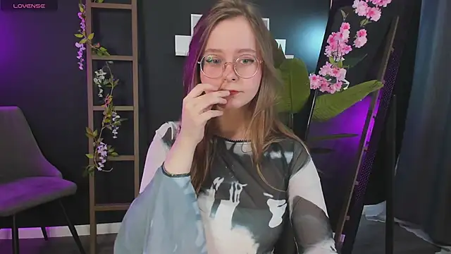 Snapshot of CassieCool chatting on 01-10-25, 08:59 CassieCool online show from 01-10-25, 08:59