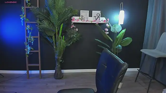 Snapshot of CassieCool chatting on 01-15-25, 08:37 CassieCool online show from 01-15-25, 08:37