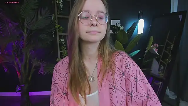 Snapshot of CassieCool chatting on 02-21-25, 09:11 CassieCool online show from 02-21-25, 09:11