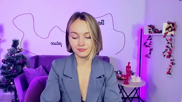 Snapshot of BritnieCute chatting on 12-26-24, 05:58 BritnieCute online show from 12-26-24, 05:58