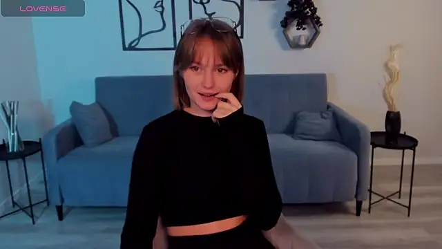 Snapshot of BritnieCute chatting on 10-16-25, 05:08 BritnieCute online show from 10-16-25, 05:08