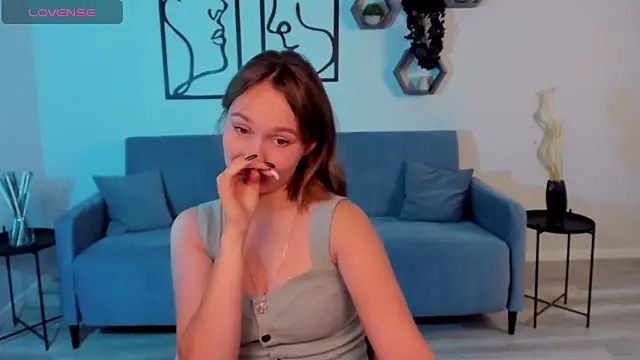 Snapshot of BritnieCute chatting on 11-06-25, 05:41 BritnieCute online show from 11-06-25, 05:41