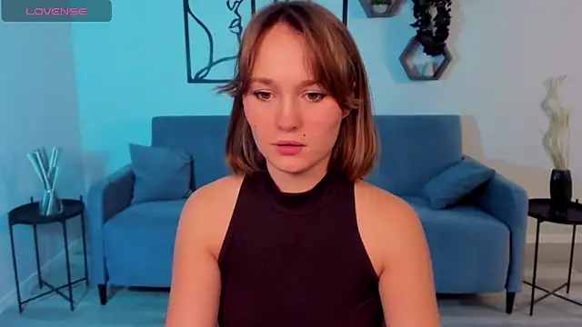 Snapshot of BritnieCute chatting on 11-10-25, 05:39 BritnieCute online show from 11-10-25, 05:39