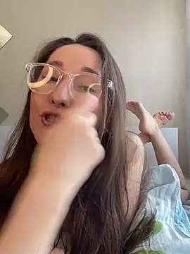 Snapshot of cutte_dora chatting on 03-17-25, 10:38 cutte dora online show from 03-17-25, 10:38