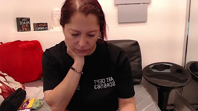 Snapshot of eva_twiss chatting on 06-08-26, 12:16 eva twiss online show from 06-08-26, 12:16