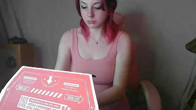 Snapshot of GoddessPinxx chatting on 12-28-24, 04:30 GoddessPinxx online show from 12-28-24, 04:30