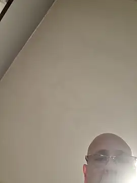 Snapshot of dickinyouto chatting on 01-17-25, 04:04 dickinyouto online show from 01-17-25, 04:04