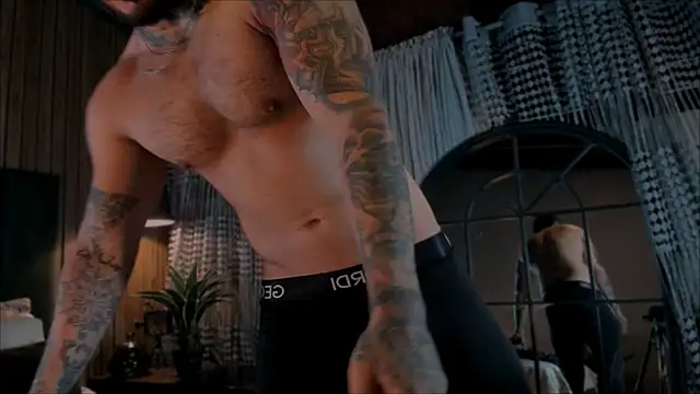 LeoSalvatore  online show from 01-21-25, 03:04