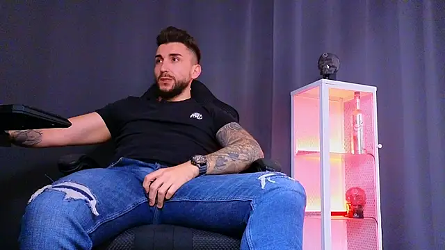 Snapshot of MightyAaron66 chatting on 02-14-25, 03:15 MightyAaron66 online show from 02-14-25, 03:15