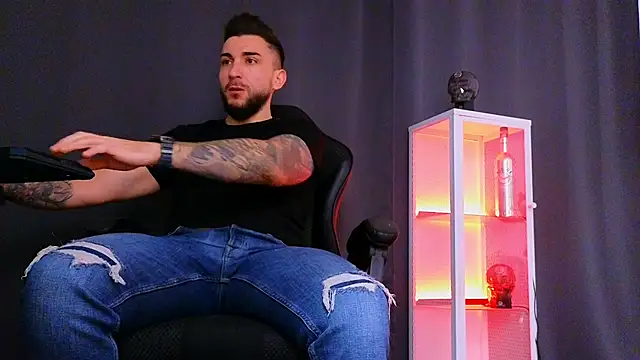 Snapshot of MightyAaron66 chatting on 02-16-25, 07:48 MightyAaron66 online show from 02-16-25, 07:48