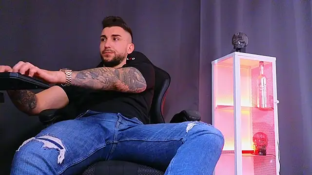 Snapshot of MightyAaron66 chatting on 02-19-25, 12:00 MightyAaron66 online show from 02-19-25, 12:00