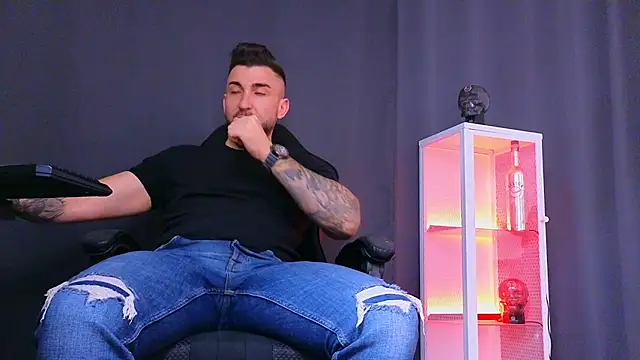 Snapshot of MightyAaron66 chatting on 02-20-25, 03:45 MightyAaron66 online show from 02-20-25, 03:45