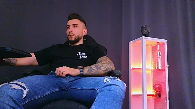 Snapshot of MightyAaron66 chatting on 02-22-25, 12:19 MightyAaron66 online show from 02-22-25, 12:19