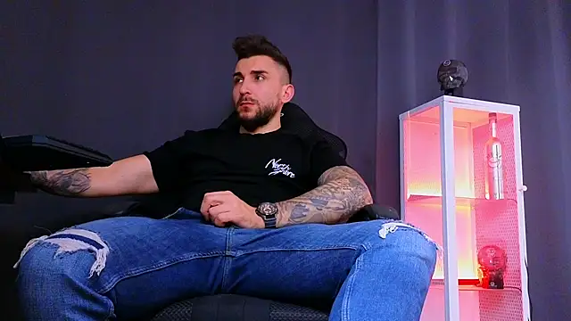 Snapshot of MightyAaron66 chatting on 02-25-25, 07:09 MightyAaron66 online show from 02-25-25, 07:09