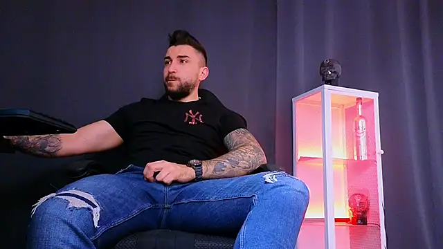 Snapshot of MightyAaron66 chatting on 02-26-25, 04:36 MightyAaron66 online show from 02-26-25, 04:36