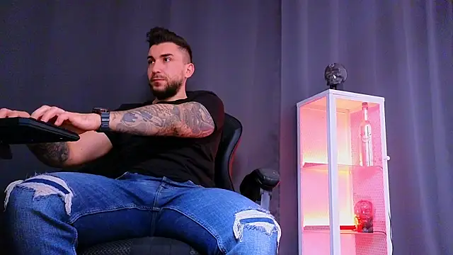 Snapshot of MightyAaron66 chatting on 03-01-25, 02:37 MightyAaron66 online show from 03-01-25, 02:37