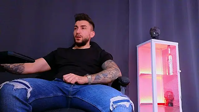 Snapshot of MightyAaron66 chatting on 03-02-25, 06:05 MightyAaron66 online show from 03-02-25, 06:05