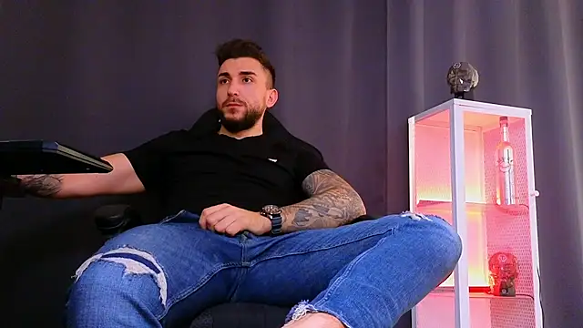 Snapshot of MightyAaron66 chatting on 03-04-25, 08:46 MightyAaron66 online show from 03-04-25, 08:46