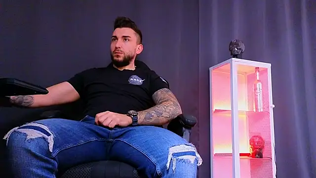 Snapshot of MightyAaron66 chatting on 03-05-25, 06:23 MightyAaron66 online show from 03-05-25, 06:23