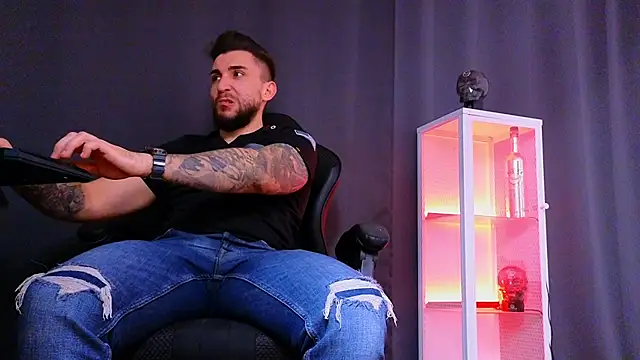 Snapshot of MightyAaron66 chatting on 03-05-25, 04:24 MightyAaron66 online show from 03-05-25, 04:24