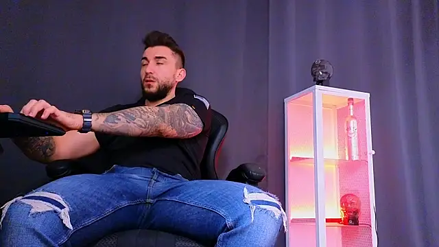 Snapshot of MightyAaron66 chatting on 03-06-25, 02:51 MightyAaron66 online show from 03-06-25, 02:51