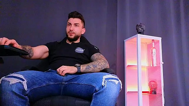 Snapshot of MightyAaron66 chatting on 03-07-25, 03:40 MightyAaron66 online show from 03-07-25, 03:40