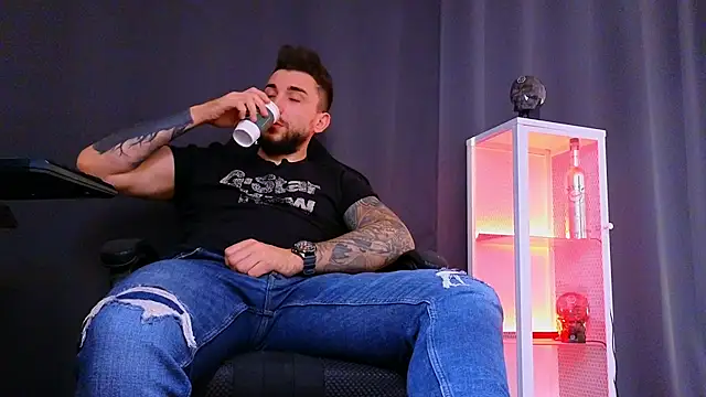 Snapshot of MightyAaron66 chatting on 03-11-25, 07:48 MightyAaron66 online show from 03-11-25, 07:48