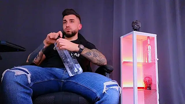 Snapshot of MightyAaron66 chatting on 03-11-25, 11:01 MightyAaron66 online show from 03-11-25, 11:01