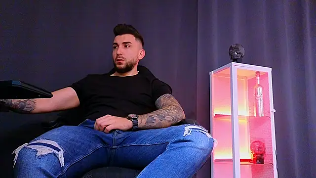 Snapshot of MightyAaron66 chatting on 03-12-25, 06:29 MightyAaron66 online show from 03-12-25, 06:29