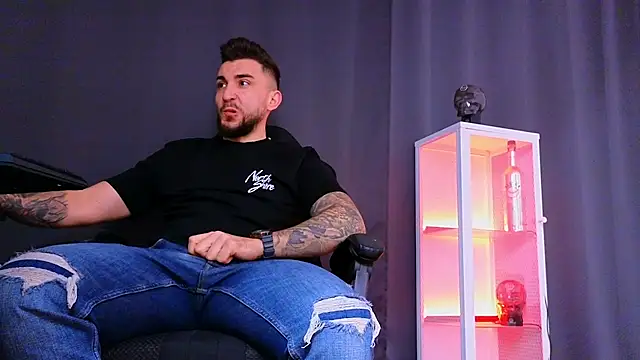 Snapshot of MightyAaron66 chatting on 03-15-25, 04:46 MightyAaron66 online show from 03-15-25, 04:46