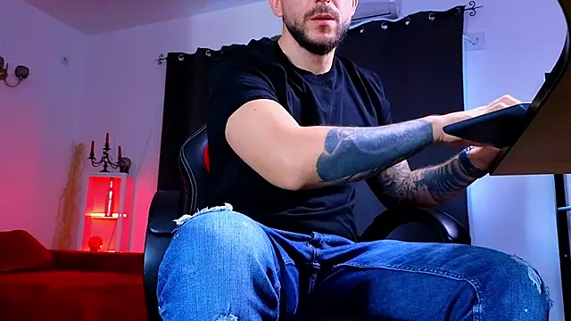 Snapshot of MightyAaron66 chatting on 09-08-25, 03:22 MightyAaron66 online show from 09-08-25, 03:22