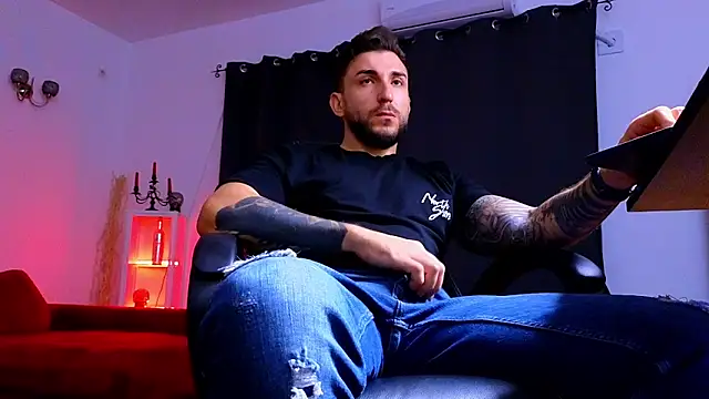 Snapshot of MightyAaron66 chatting on 09-10-25, 03:50 MightyAaron66 online show from 09-10-25, 03:50