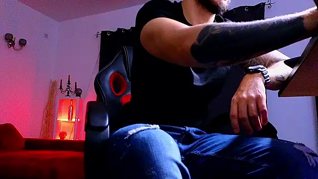 Snapshot of MightyAaron66 chatting on 09-12-25, 01:28 MightyAaron66 online show from 09-12-25, 01:28