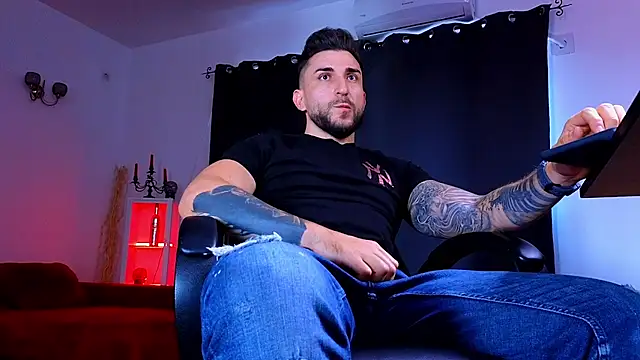 Snapshot of MightyAaron66 chatting on 09-14-25, 01:54 MightyAaron66 online show from 09-14-25, 01:54