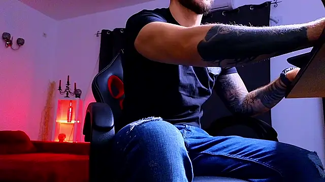 Snapshot of MightyAaron66 chatting on 09-16-25, 01:28 MightyAaron66 online show from 09-16-25, 01:28