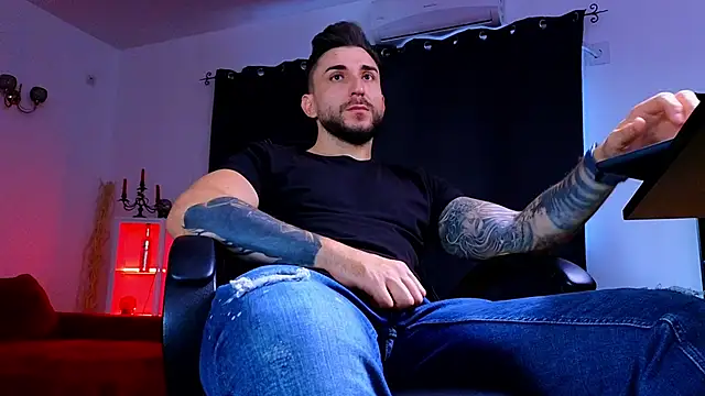 Snapshot of MightyAaron66 chatting on 09-19-25, 02:51 MightyAaron66 online show from 09-19-25, 02:51