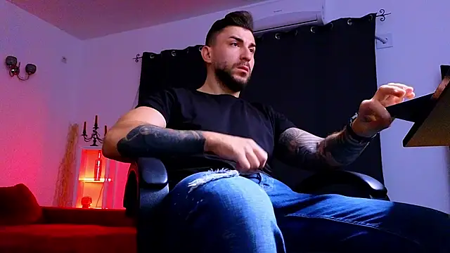 Snapshot of MightyAaron66 chatting on 09-21-25, 02:24 MightyAaron66 online show from 09-21-25, 02:24