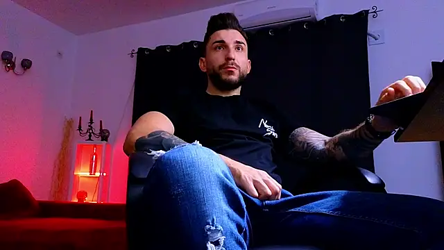 Snapshot of MightyAaron66 chatting on 09-23-25, 01:19 MightyAaron66 online show from 09-23-25, 01:19