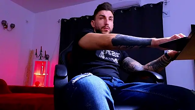 Snapshot of MightyAaron66 chatting on 09-25-25, 01:20 MightyAaron66 online show from 09-25-25, 01:20