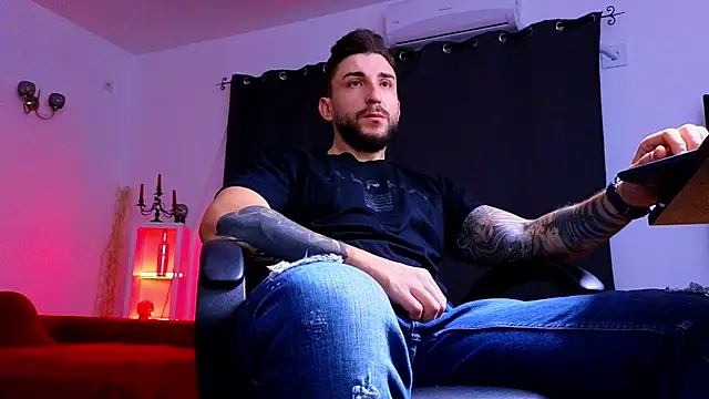 Snapshot of MightyAaron66 chatting on 09-26-25, 04:27 MightyAaron66 online show from 09-26-25, 04:27