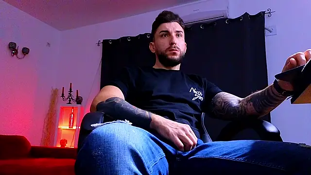 Snapshot of MightyAaron66 chatting on 10-30-25, 02:46 MightyAaron66 online show from 10-30-25, 02:46