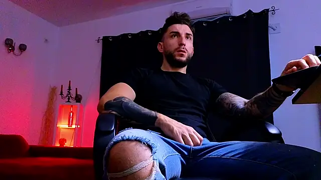 Snapshot of MightyAaron66 chatting on 11-09-25, 05:39 MightyAaron66 online show from 11-09-25, 05:39