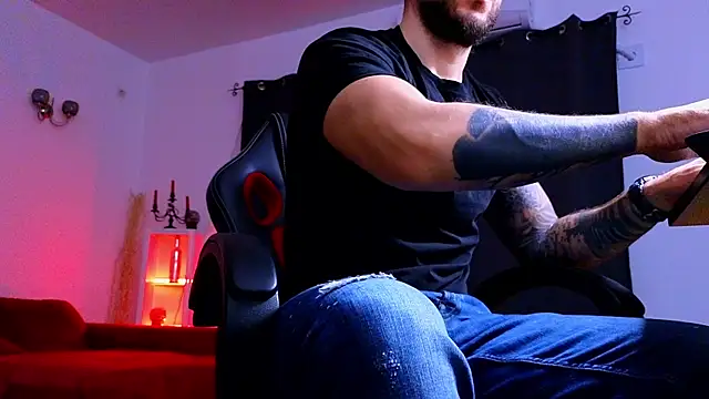 Snapshot of MightyAaron66 chatting on 11-13-25, 04:44 MightyAaron66 online show from 11-13-25, 04:44