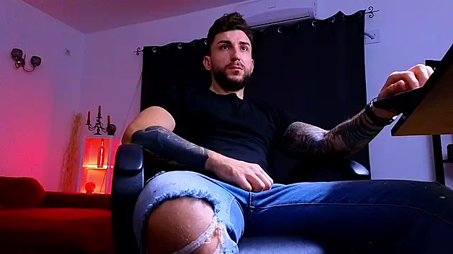 Snapshot of MightyAaron66 chatting on 11-14-25, 03:38 MightyAaron66 online show from 11-14-25, 03:38