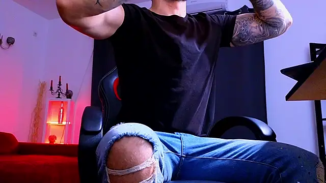 Snapshot of MightyAaron66 chatting on 11-18-25, 03:01 MightyAaron66 online show from 11-18-25, 03:01