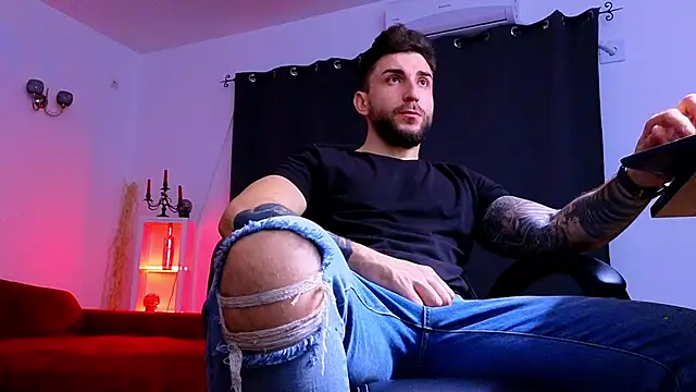 Snapshot of MightyAaron66 chatting on 11-18-25, 03:27 MightyAaron66 online show from 11-18-25, 03:27