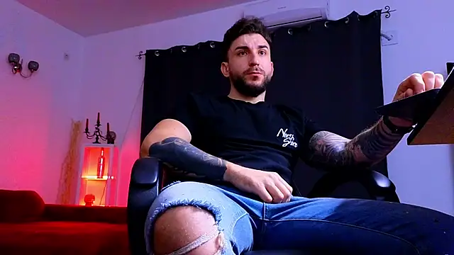 Snapshot of MightyAaron66 chatting on 12-01-25, 05:01 MightyAaron66 online show from 12-01-25, 05:01