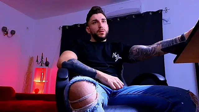 MightyAaron66 online show from 12-23-25, 04:43